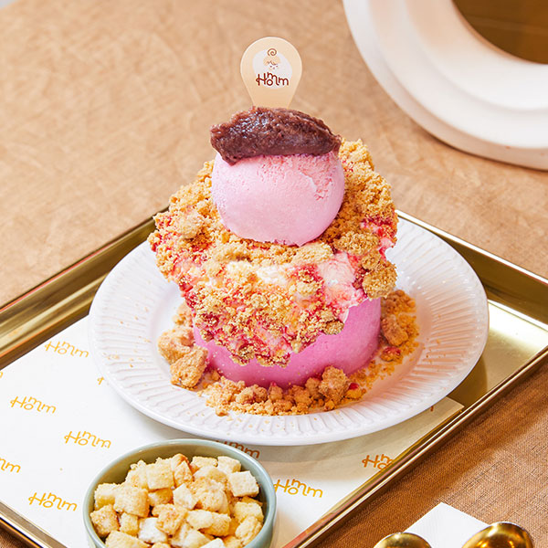 homm-thai-desserts-bingsu-pink